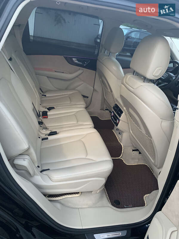 Внедорожник / Кроссовер Audi Q7 2017 в Виннице