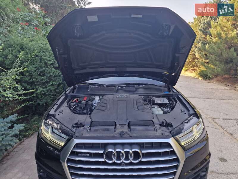 Внедорожник / Кроссовер Audi Q7 2018 в Одессе