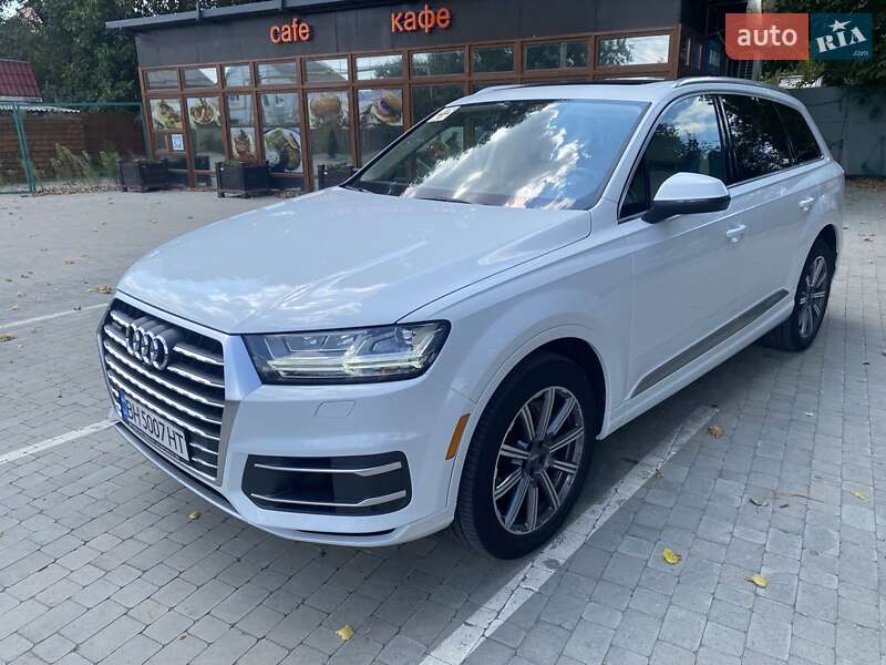 Внедорожник / Кроссовер Audi Q7 2019 в 