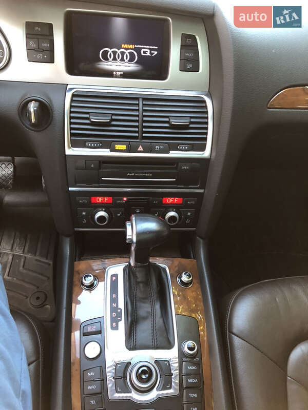 Внедорожник / Кроссовер Audi Q7 2014 в Тернополе