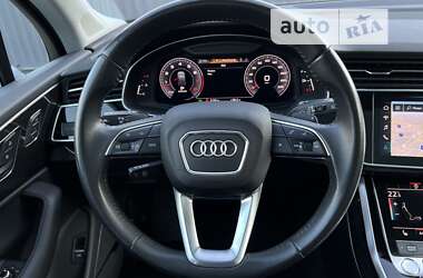 Позашляховик / Кросовер Audi Q7 2019 в 