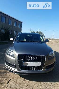 Внедорожник / Кроссовер Audi Q7 2011 в 