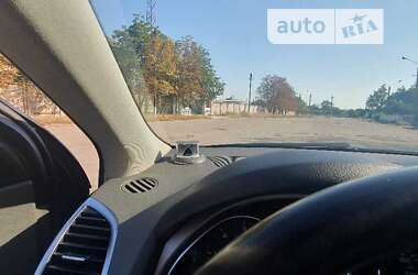 Внедорожник / Кроссовер Audi Q7 2011 в 