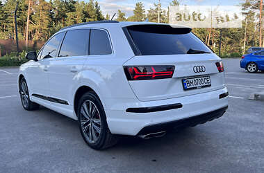 Внедорожник / Кроссовер Audi Q7 2017 в 