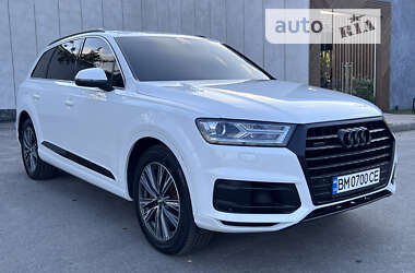 Внедорожник / Кроссовер Audi Q7 2017 в 