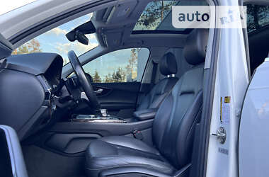Внедорожник / Кроссовер Audi Q7 2017 в 