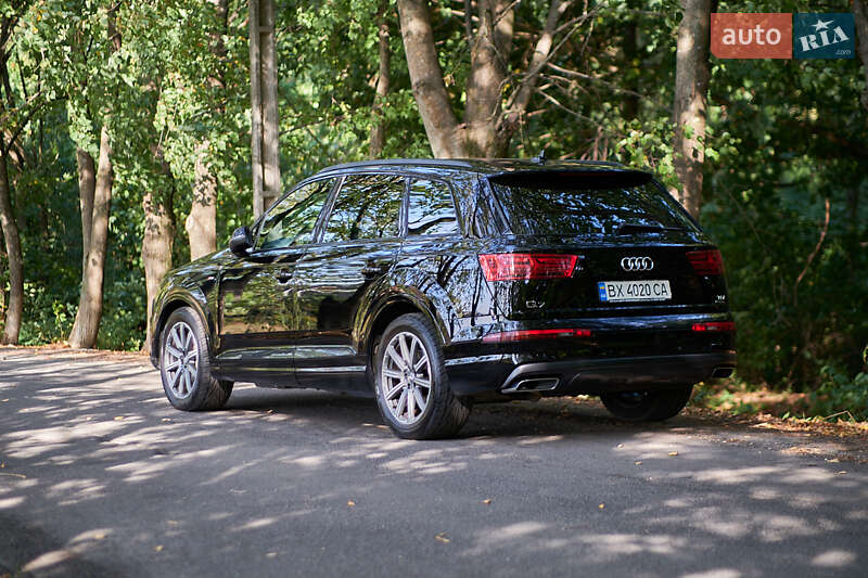 Внедорожник / Кроссовер Audi Q7 2016 в Хмельницком