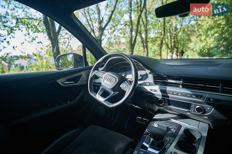 Внедорожник / Кроссовер Audi Q7 2016 в Хмельницком