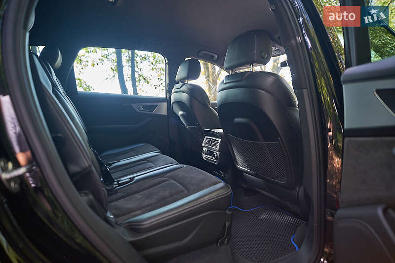 Внедорожник / Кроссовер Audi Q7 2016 в Хмельницком