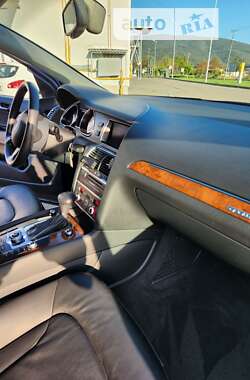 Внедорожник / Кроссовер Audi Q7 2014 в 