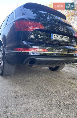 Внедорожник / Кроссовер Audi Q7 2015 в 