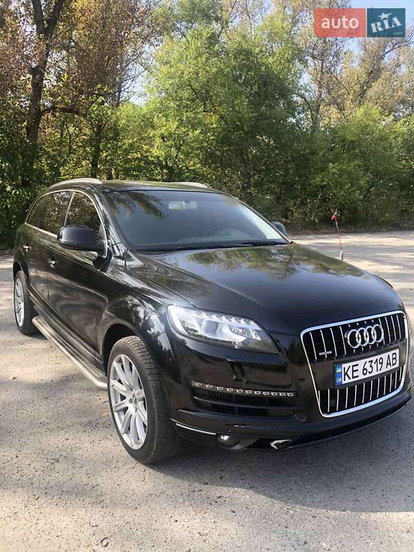 Внедорожник / Кроссовер Audi Q7 2015 в Днепре