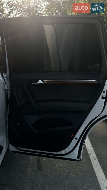 Позашляховик / Кросовер Audi Q7 2014 в Вінниці