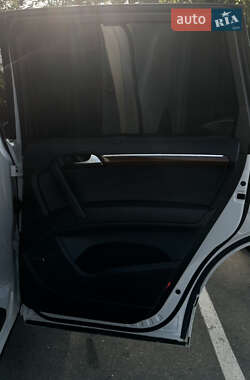 Внедорожник / Кроссовер Audi Q7 2014 в 