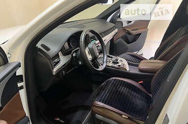 Внедорожник / Кроссовер Audi Q7 2017 в 