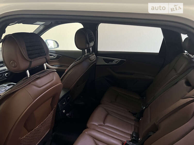 Внедорожник / Кроссовер Audi Q7 2017 в Хмельницком