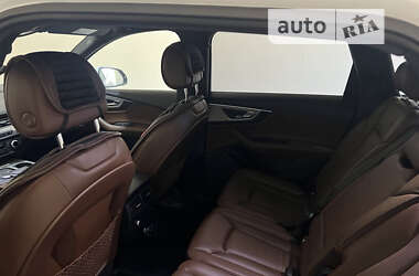 Внедорожник / Кроссовер Audi Q7 2017 в 