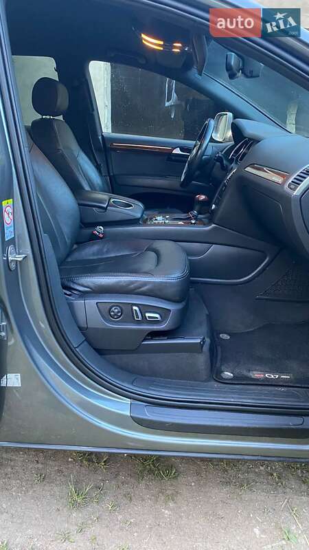 Внедорожник / Кроссовер Audi Q7 2014 в Черновцах