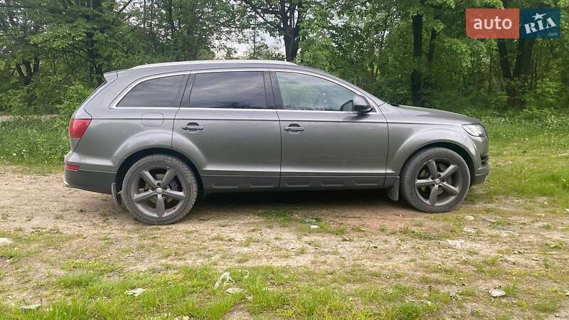 Внедорожник / Кроссовер Audi Q7 2014 в Черновцах