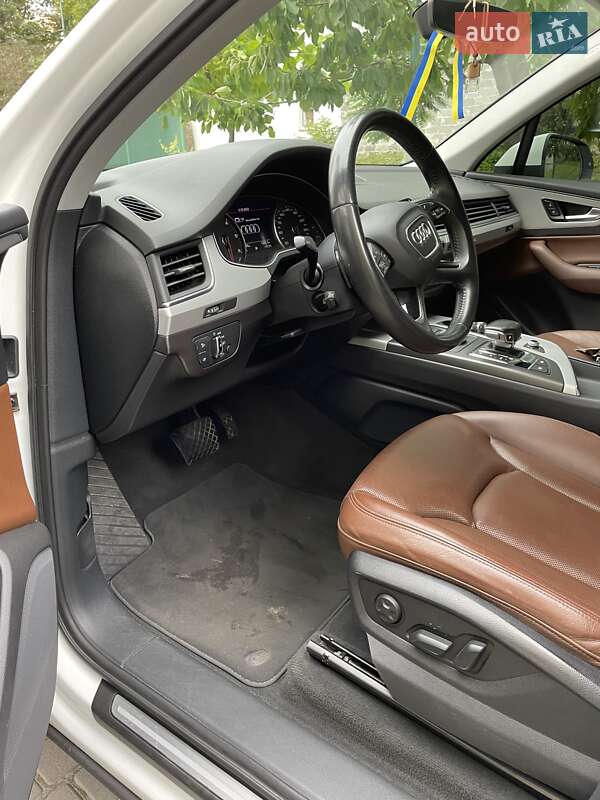 Внедорожник / Кроссовер Audi Q7 2017 в Львове