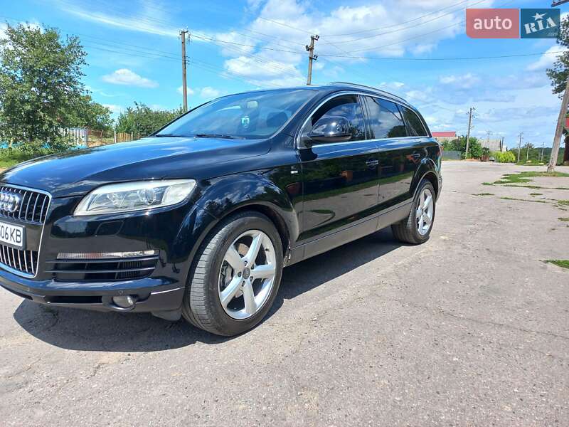 Внедорожник / Кроссовер Audi Q7 2007 в Киеве