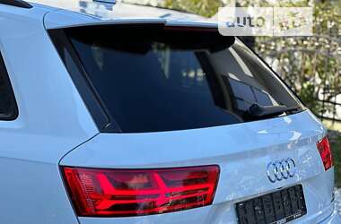 Позашляховик / Кросовер Audi Q7 2017 в 