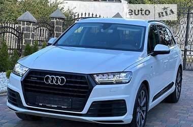 Позашляховик / Кросовер Audi Q7 2017 в 