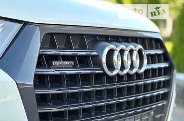 Позашляховик / Кросовер Audi Q7 2017 в 
