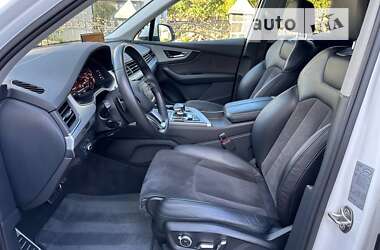 Позашляховик / Кросовер Audi Q7 2017 в 