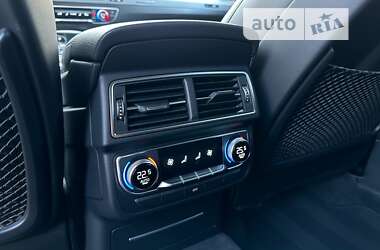 Позашляховик / Кросовер Audi Q7 2017 в 
