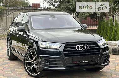 Позашляховик / Кросовер Audi Q7 2017 в 