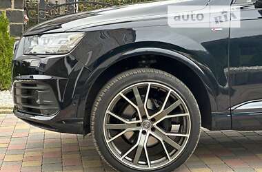 Позашляховик / Кросовер Audi Q7 2017 в 