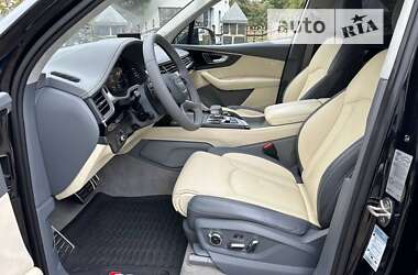 Позашляховик / Кросовер Audi Q7 2017 в 
