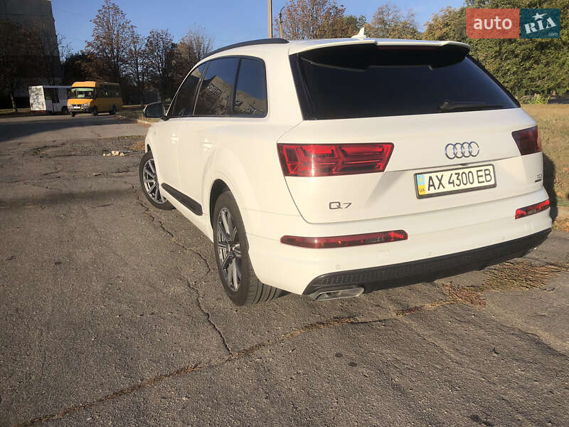 Внедорожник / Кроссовер Audi Q7 2016 в Лозовой