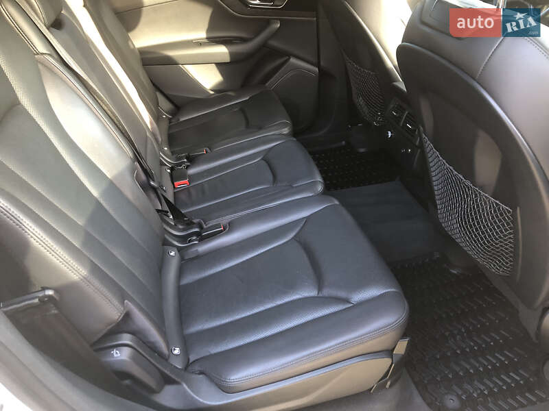 Внедорожник / Кроссовер Audi Q7 2016 в Лозовой