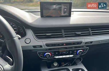 Внедорожник / Кроссовер Audi Q7 2018 в 