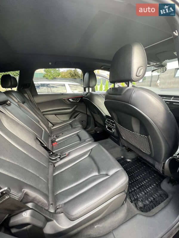 Внедорожник / Кроссовер Audi Q7 2016 в Ужгороде