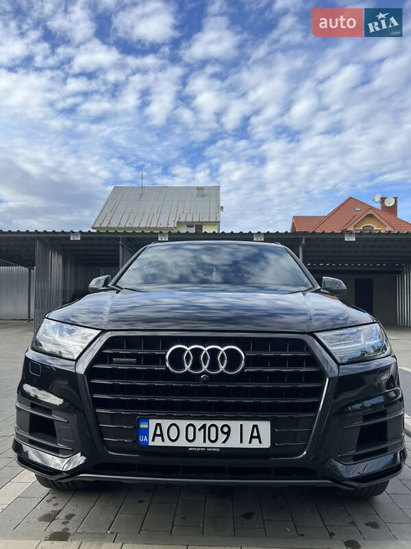 Внедорожник / Кроссовер Audi Q7 2016 в Ужгороде