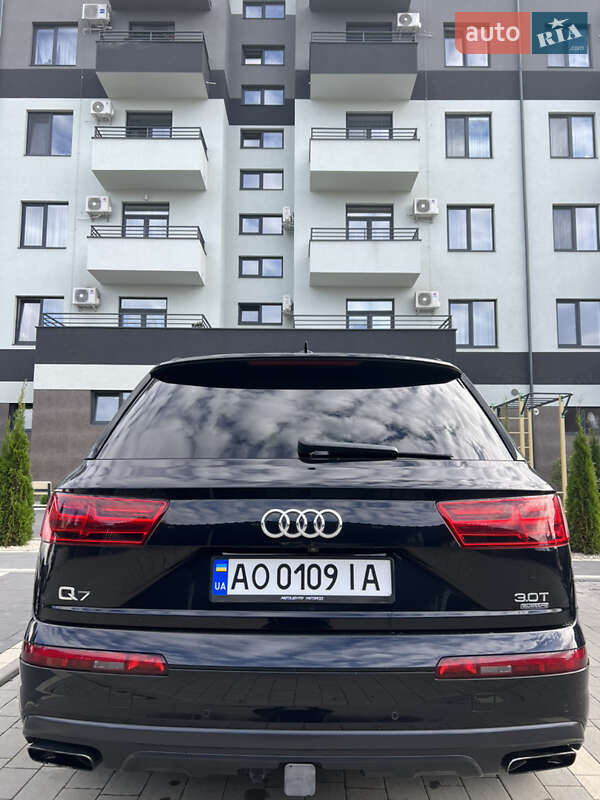 Внедорожник / Кроссовер Audi Q7 2016 в Ужгороде