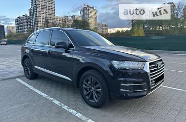 Позашляховик / Кросовер Audi Q7 2019 в 