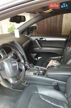 Внедорожник / Кроссовер Audi Q7 2011 в 