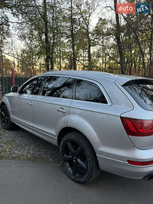 Позашляховик / Кросовер Audi Q7 2014 в Києві