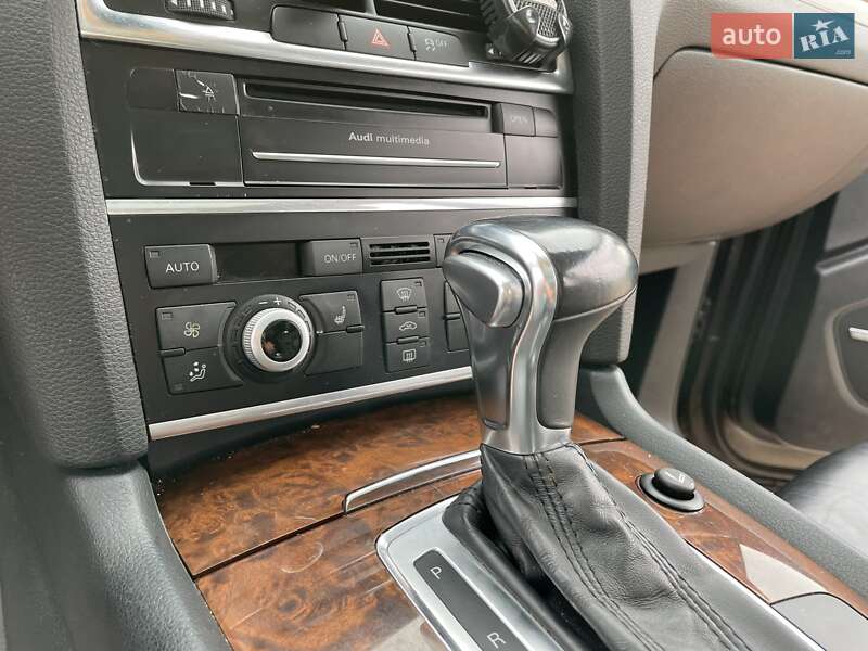 Внедорожник / Кроссовер Audi Q7 2014 в Городке