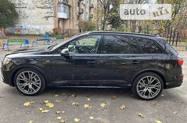 Внедорожник / Кроссовер Audi Q7 2020 в 