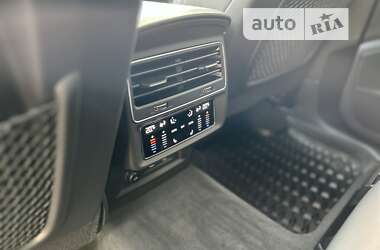 Внедорожник / Кроссовер Audi Q7 2020 в 