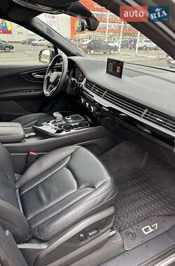 Позашляховик / Кросовер Audi Q7 2019 в Чернівцях