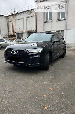 Внедорожник / Кроссовер Audi Q7 2021 в Киеве