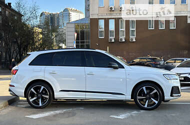 Внедорожник / Кроссовер Audi Q7 2023 в 