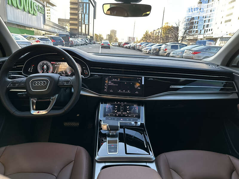 Позашляховик / Кросовер Audi Q7 2023 в Києві