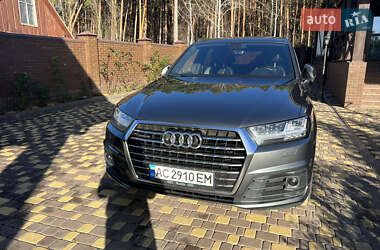Внедорожник / Кроссовер Audi Q7 2016 в 